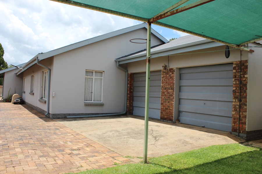 3 Bedroom Property for Sale in Potchefstroom North West